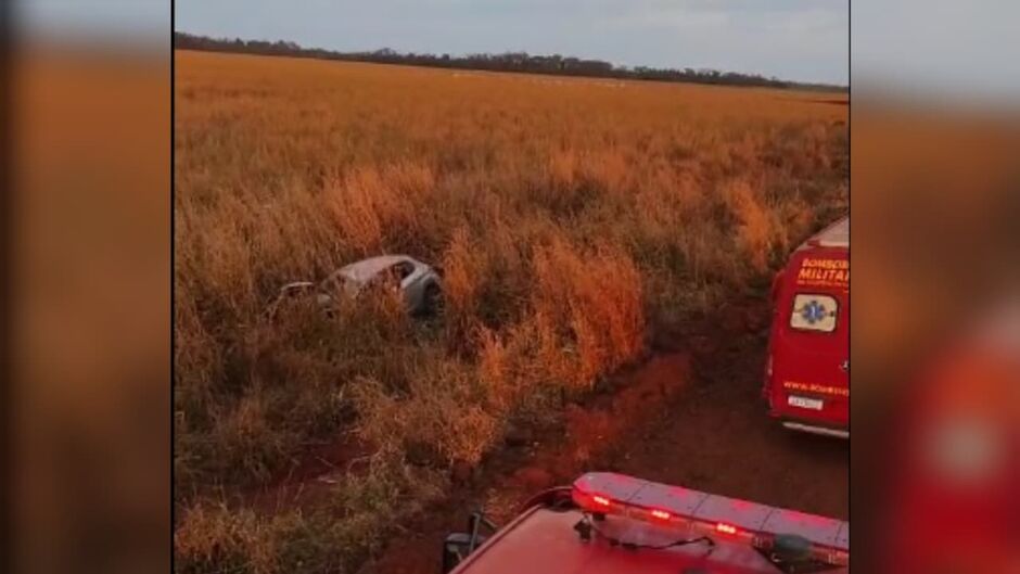 Mulher morre e duas pessoas ficam feridas em capotamento na MS-465, em Rio Brilhante